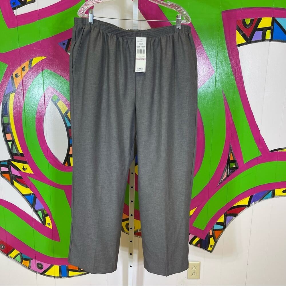 NWT, Alfred Dunner, Elastic Waist Pants. Size 22W. Grey